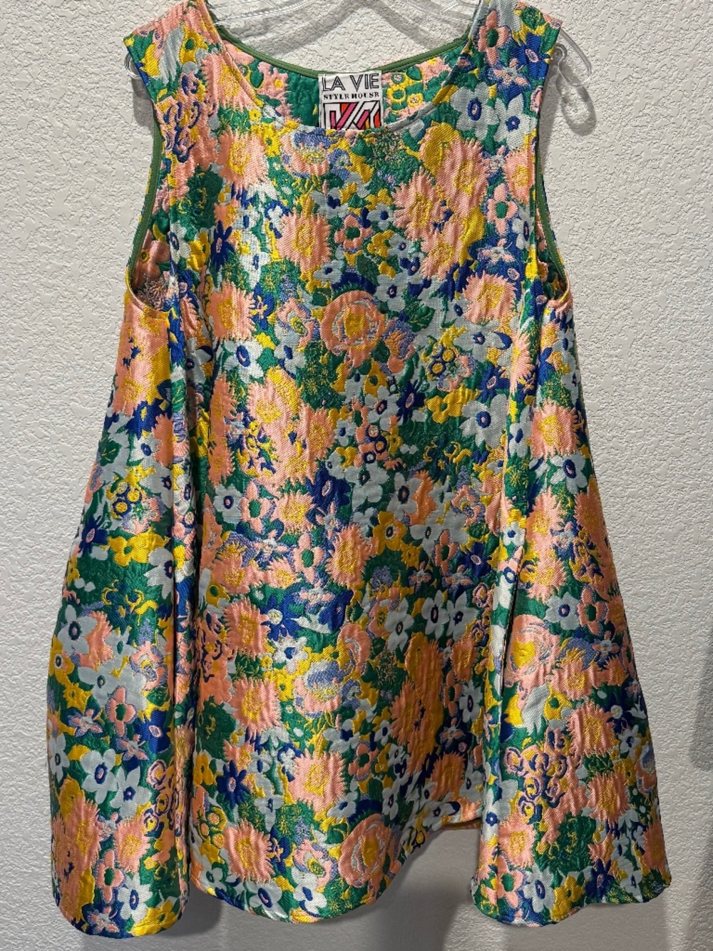 La Vie Emerald Floral Jacquard Pleat Dress